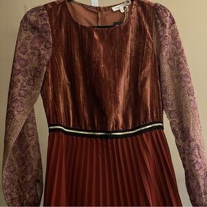 VINTAGE DRESS
